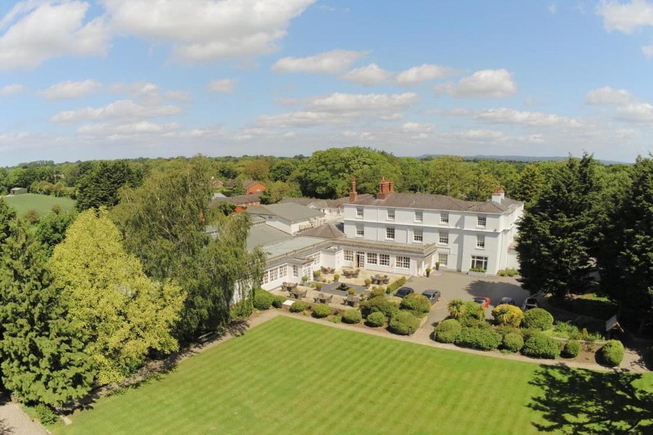 Rowton Hall Hotel And Spa เชสเตอร์ ภายนอก รูปภาพ