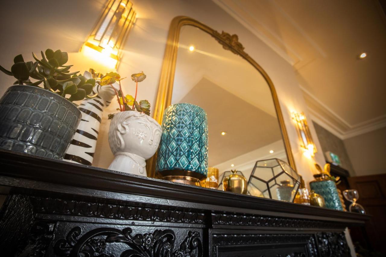 Rowton Hall Hotel And Spa เชสเตอร์ ภายนอก รูปภาพ
