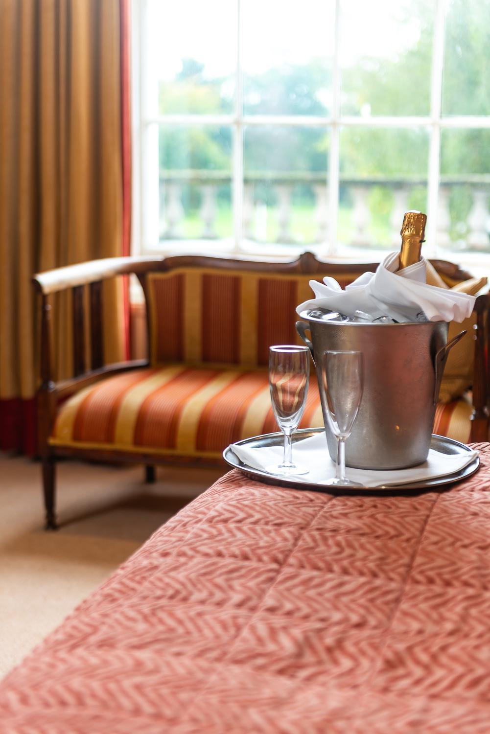 Rowton Hall Hotel And Spa เชสเตอร์ ภายนอก รูปภาพ