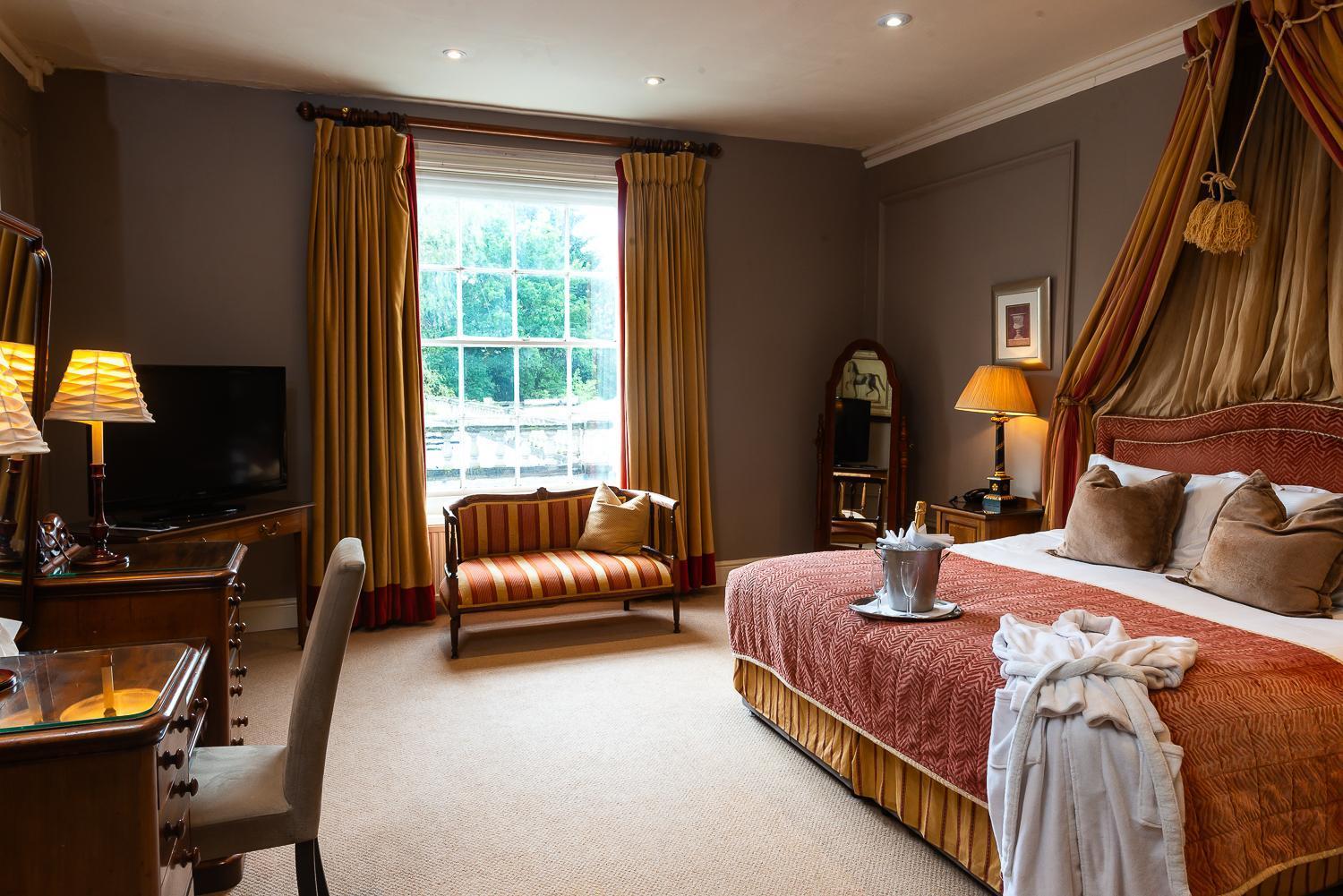 Rowton Hall Hotel And Spa เชสเตอร์ ภายนอก รูปภาพ