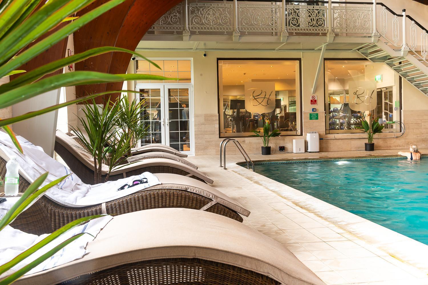 Rowton Hall Hotel And Spa เชสเตอร์ ภายนอก รูปภาพ