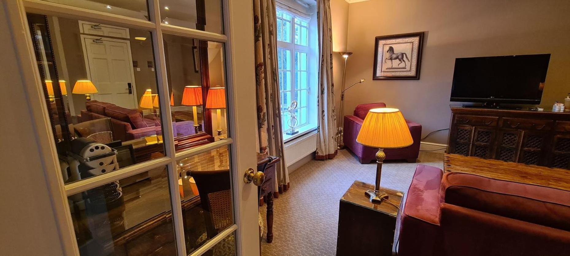 Rowton Hall Hotel And Spa เชสเตอร์ ภายนอก รูปภาพ